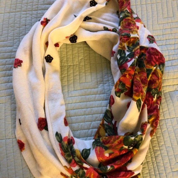 Infinity scarf 🧣 - Picture 2 of 4